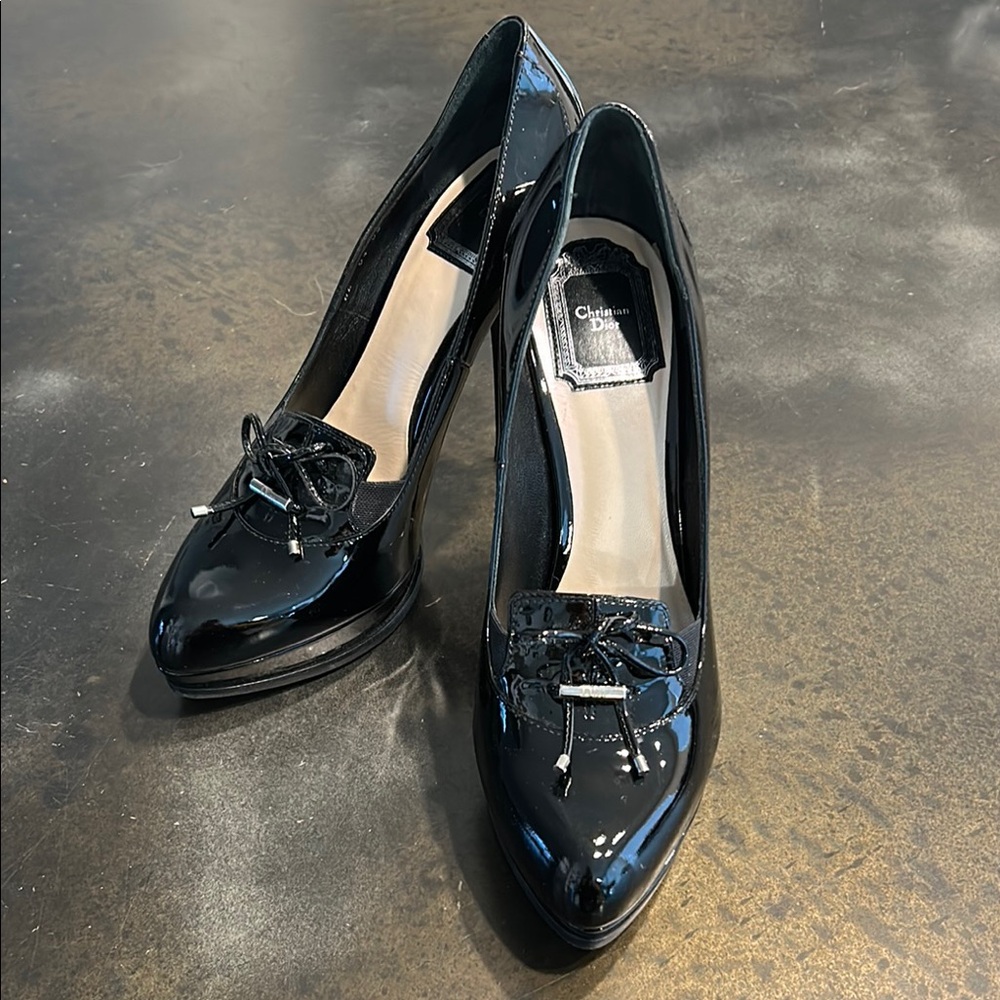 Dior Black High-Heeled Pumps with Patent Leather Finish